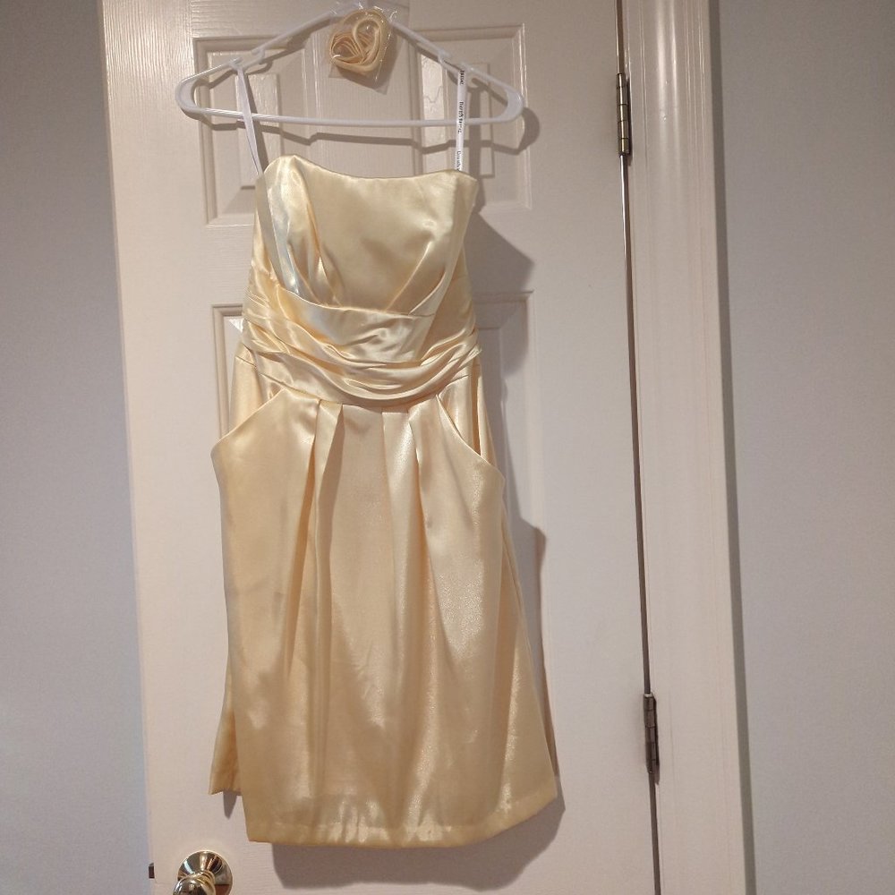 Yellow strapless dress